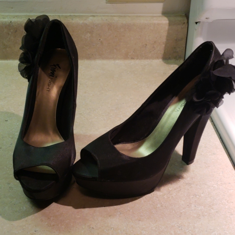 Fioni Night Platform Heels size 7 1/2